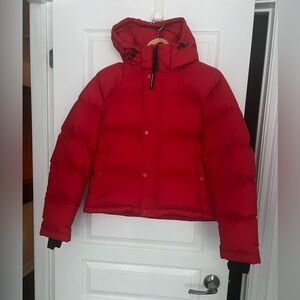 New! Aritzia The Super Puff! Shorty, Size M